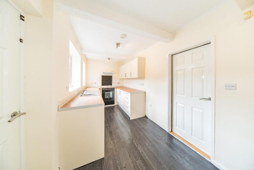 36 Wellesbourne Road kitchen.jpg