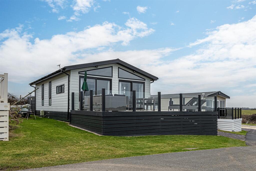 R16-ABERAFON-PARK-EXTERNAL-1.jpg