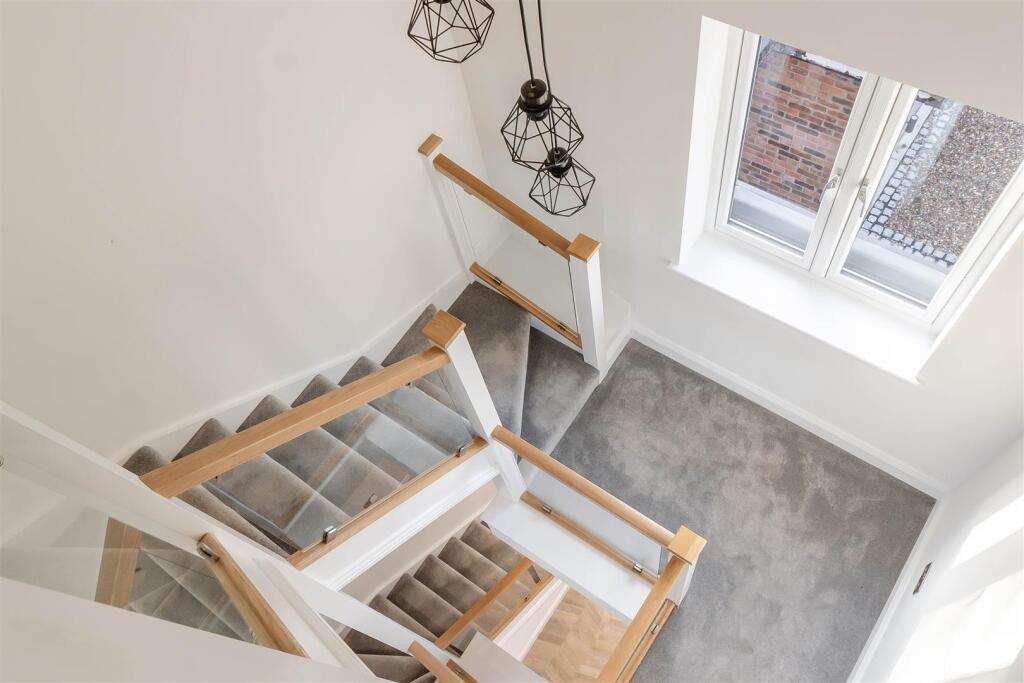 8672135-interior27.jpg