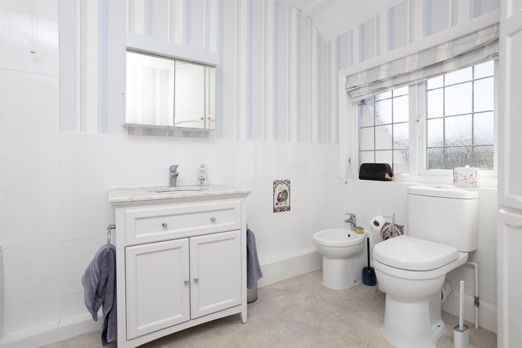 2 Westgate Road, Rugby (14).jpg