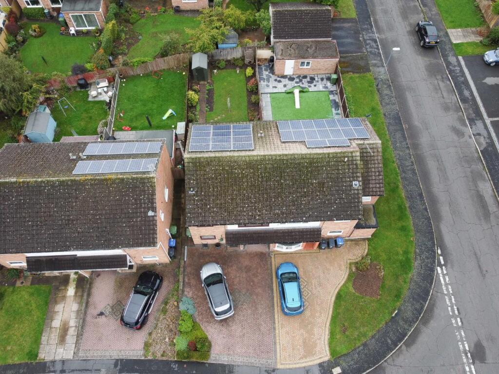 4 Brunel Close Cv31-21.jpg