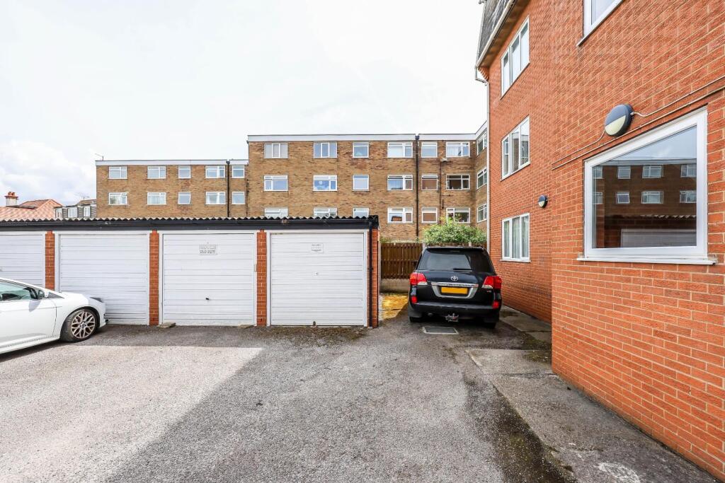 Parking/Garage