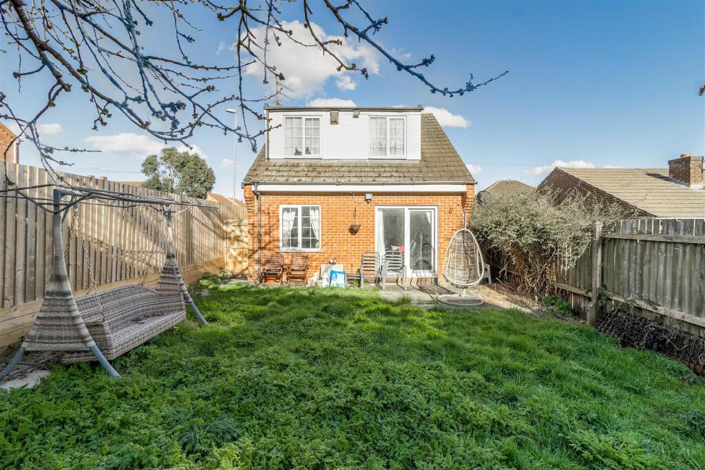 60a Senwick Rd 006.jpg
