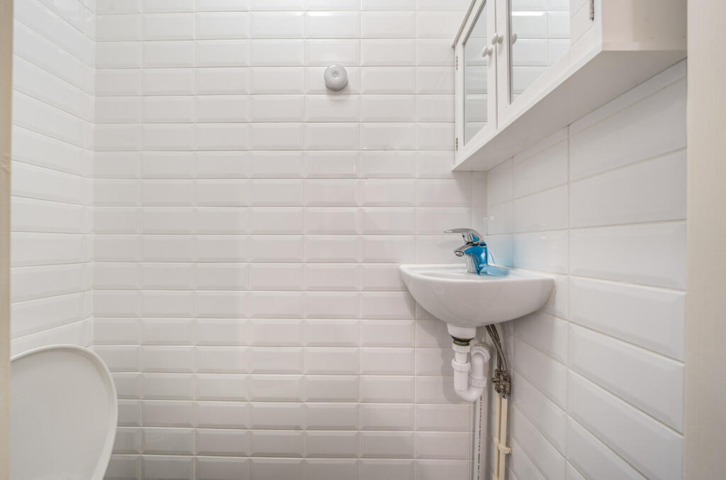 1358608-20-68d54a...