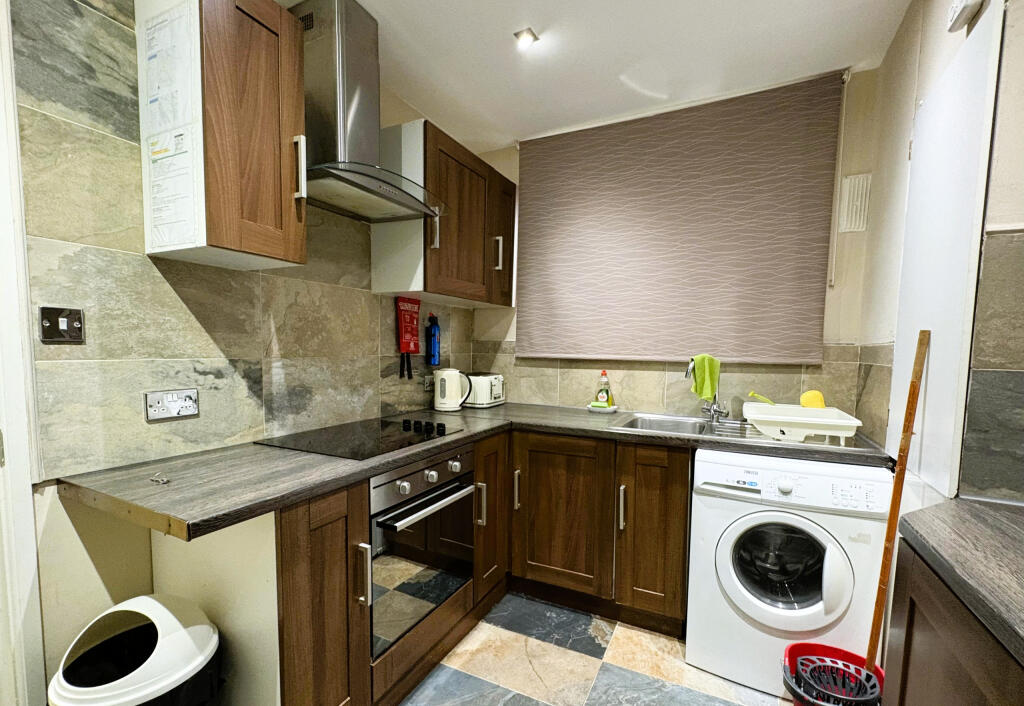 listing_889530_0006_30c1c3b5