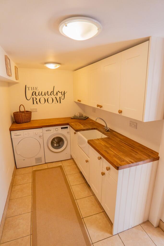 Entrance hall, Laundry and bathroom