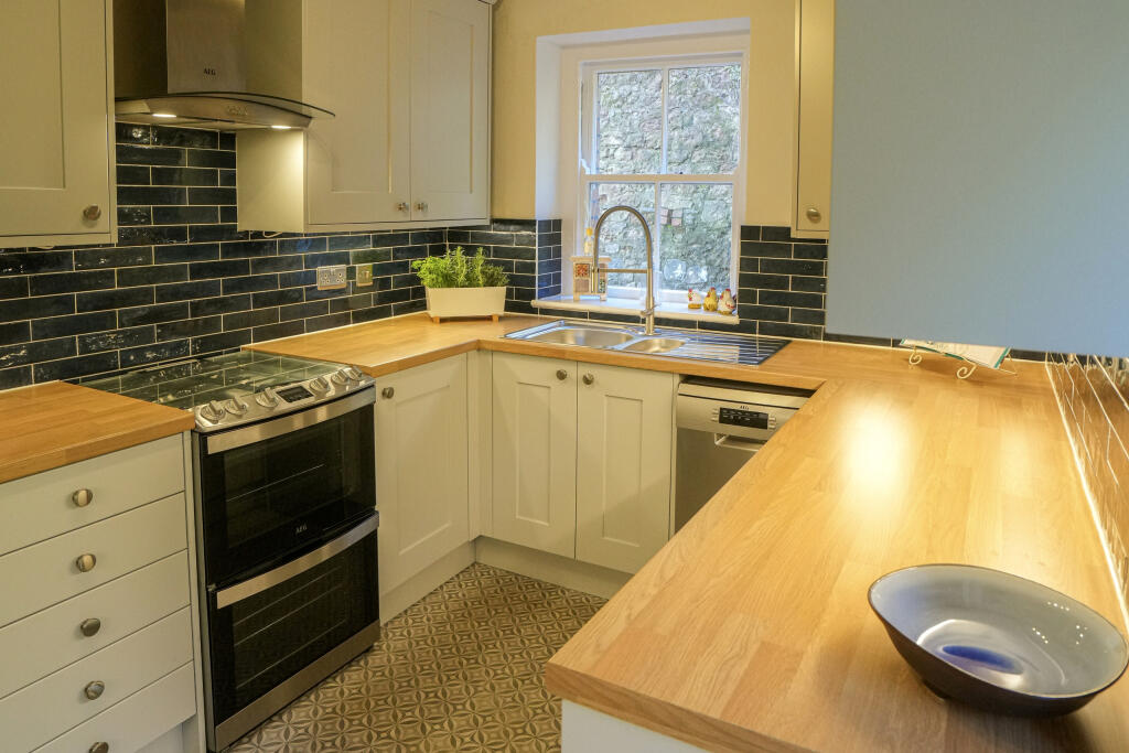 Kitchen 4