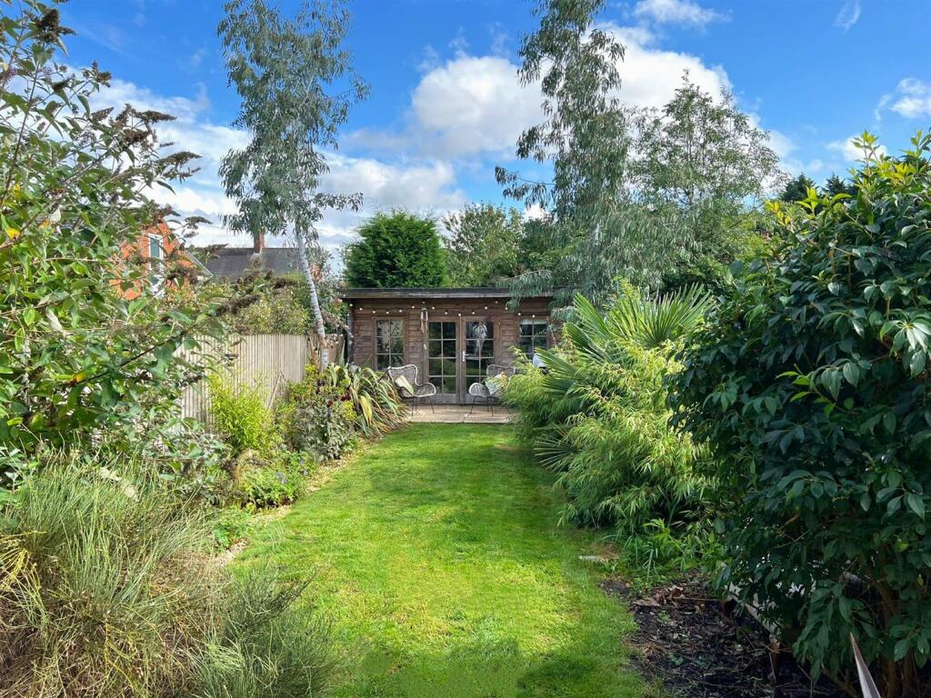 Lawn Garden Room.JPG