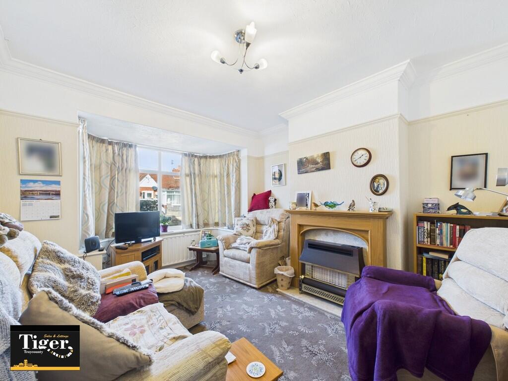 CAM02176G0-PR0492...