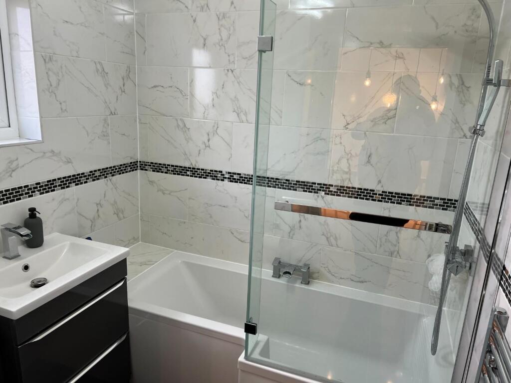 Rhuddlan Close Bathroom.JPG