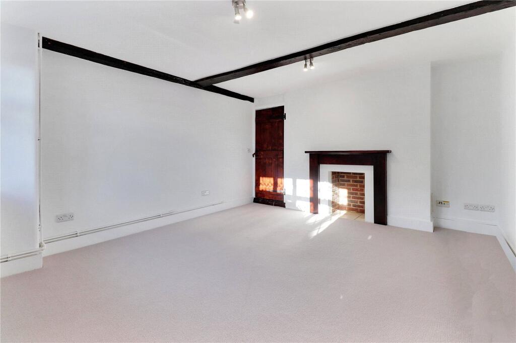 Sitting/Dining Room