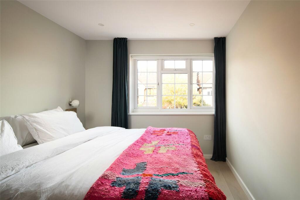 Sharon Gardens, E9