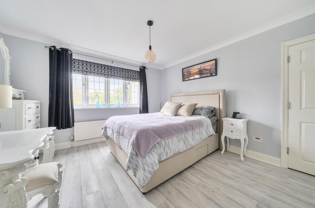 1363340-6-68e9547...