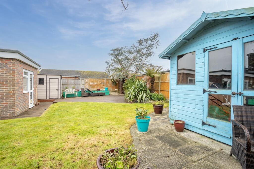 Rear Garden (2).jpg