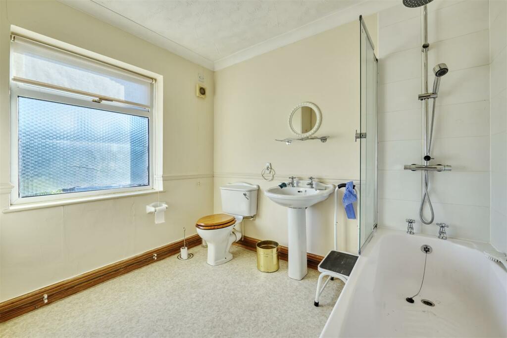 3 Ashton Rd Oundle-17.jpg