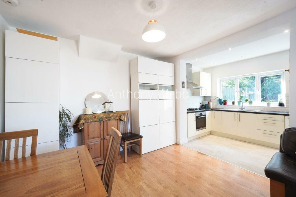 Reception2/kitchen