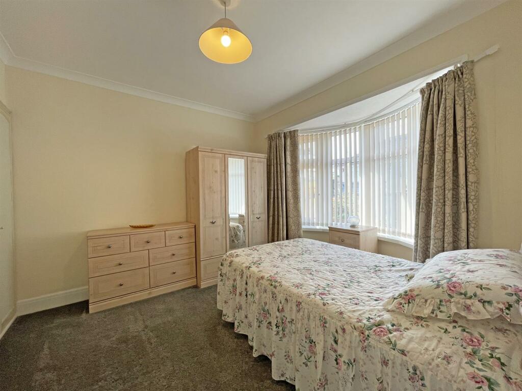 Dovedale Road 34 - Bed 1.jpg