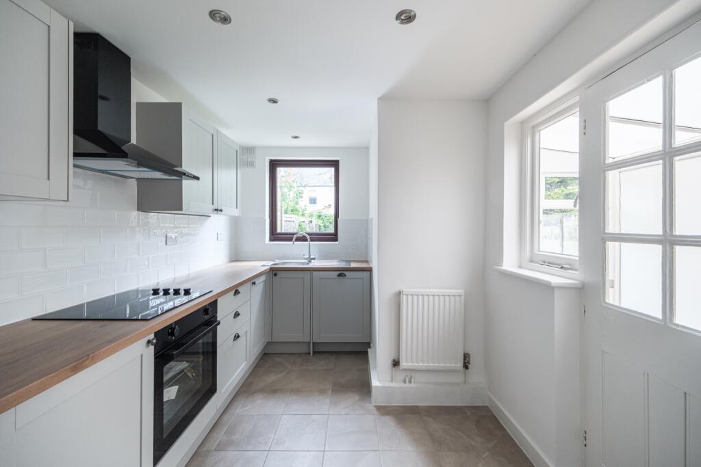 90C-TRUMPINGTON-ROAD-10