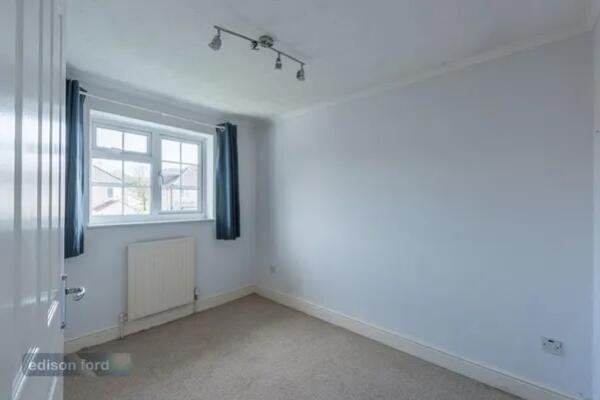 248-longs-drive-yate-bristol-south-gloucestershire
