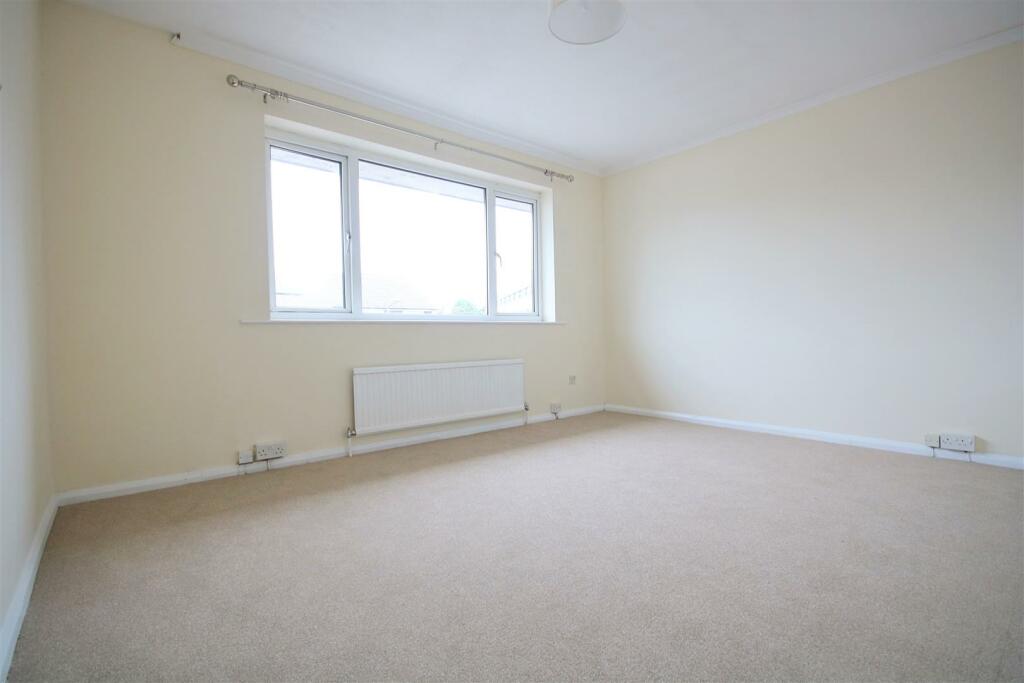 bed1.jpg
