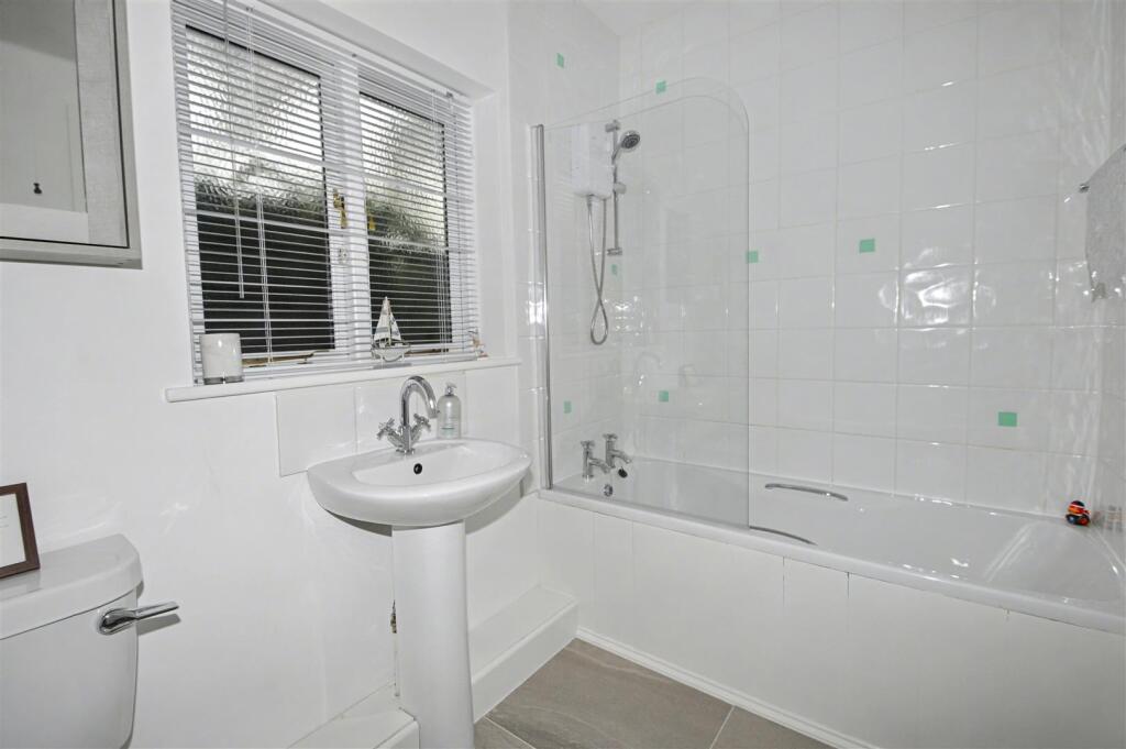Bramble Cottage Bathroom