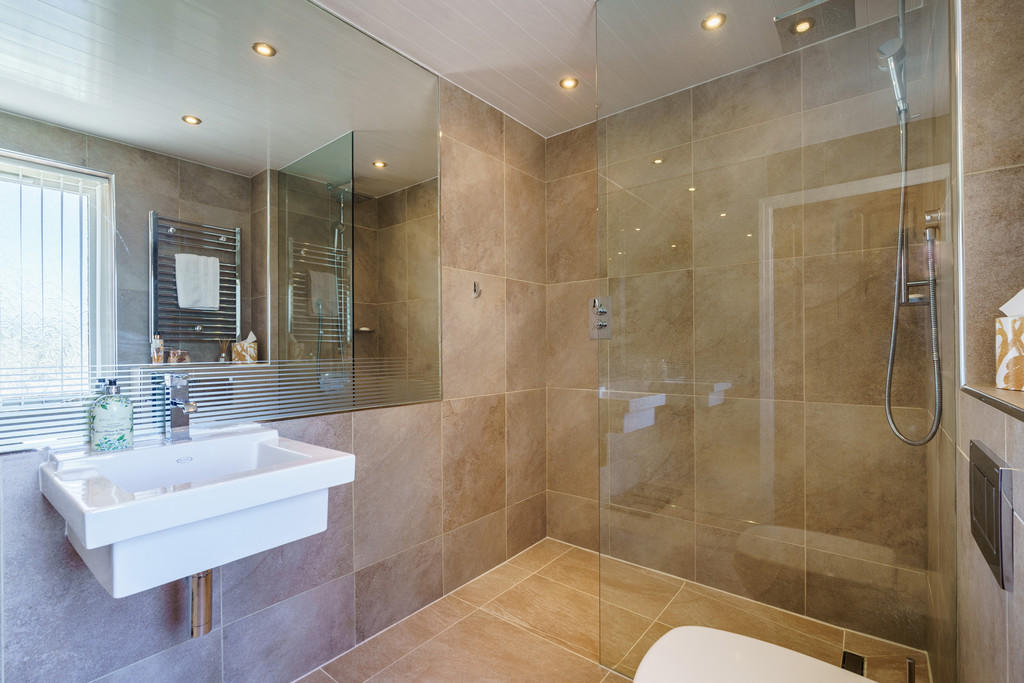 Master Bedroom en...