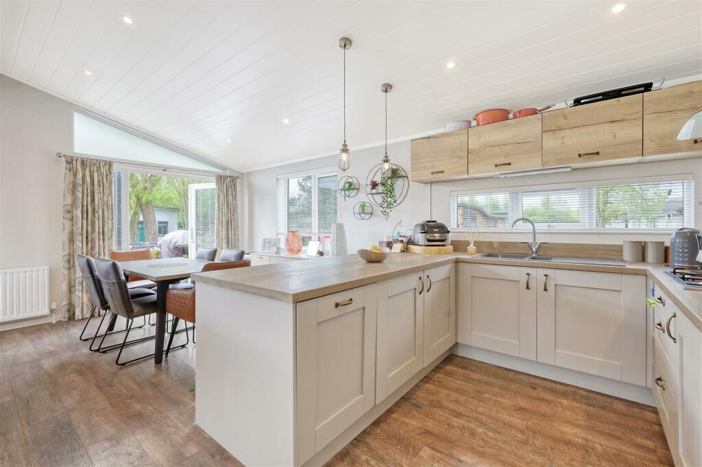 IMG_7343_15 copy 2.jpg