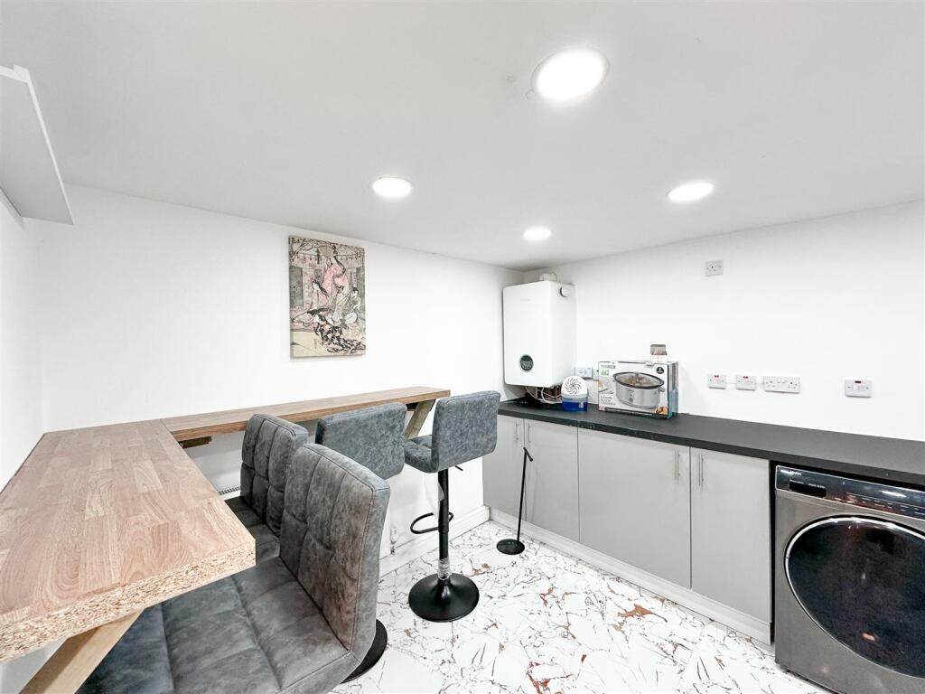 Staycasa Accommodation Manchester Carrill  2024AUG