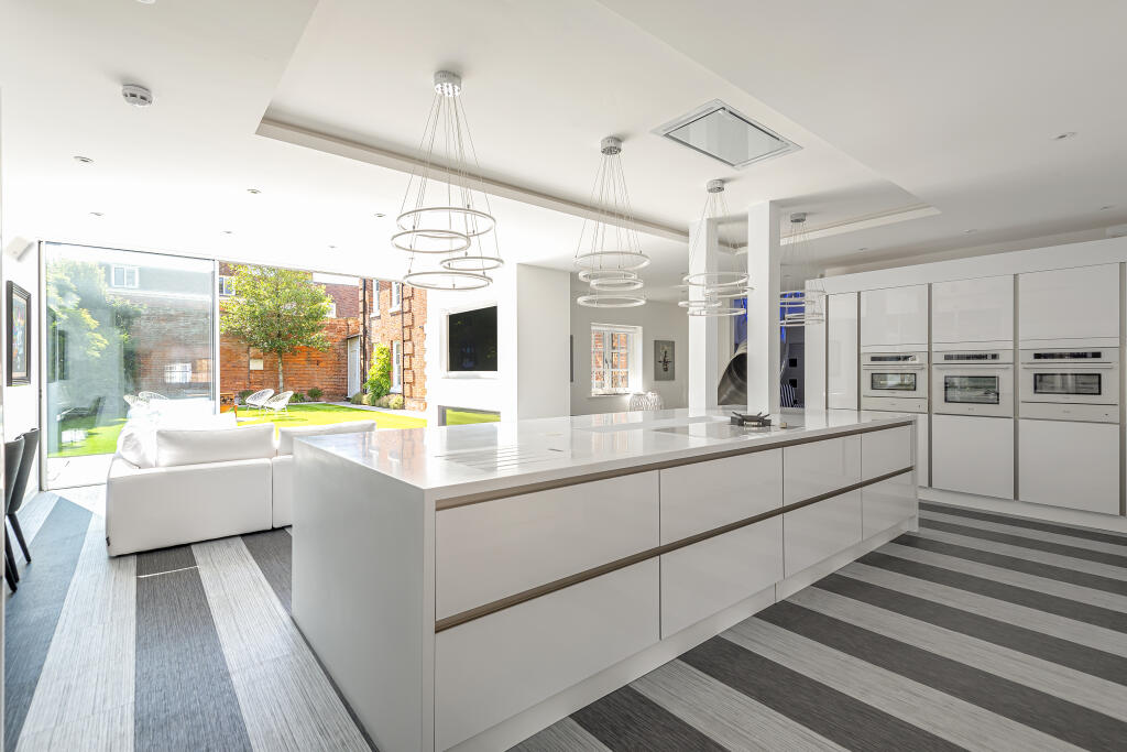 5f18308f1a483-620639  (5).jpg