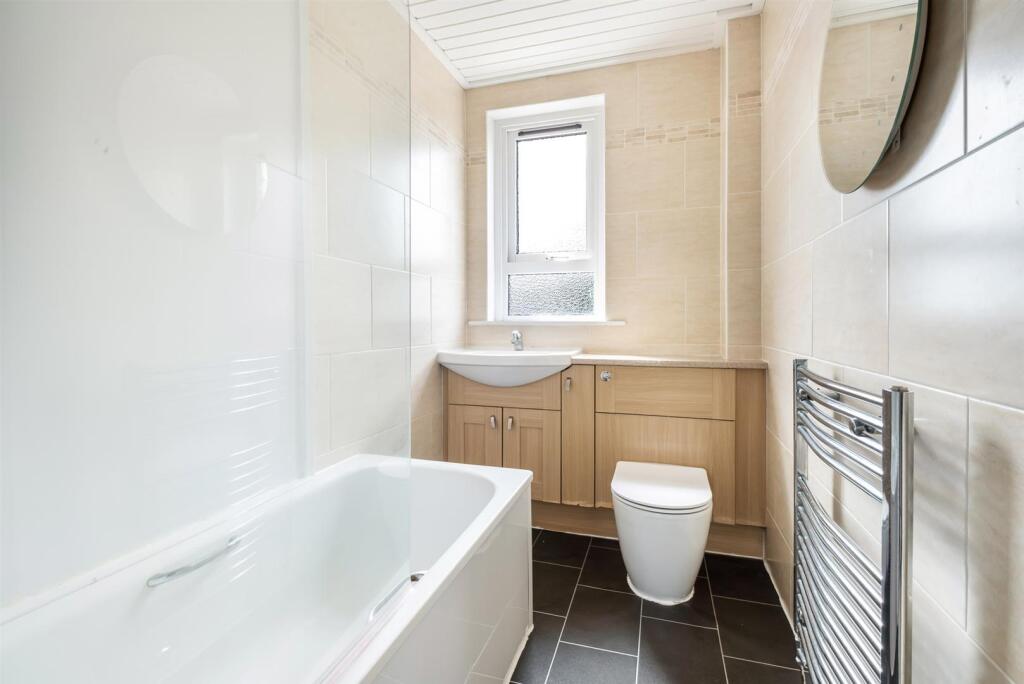 33 Graham Crescent (8).jpg