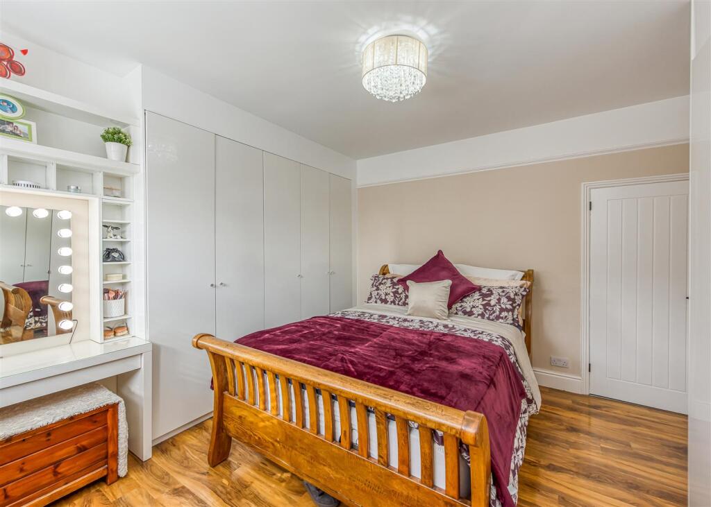 21 Zoar Street-Bedroom 1.jpg