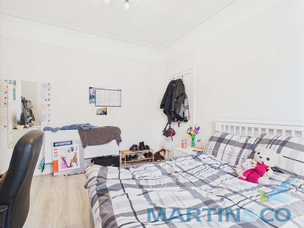 CAM01870G0-PR0166...