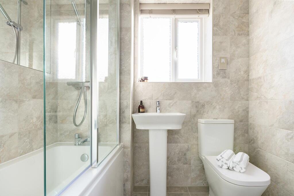 Family-friendly bathroom