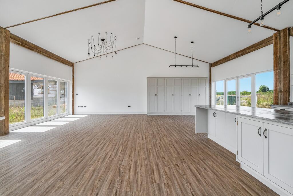 Stonebridge Barn, Church Road, Earsham, Bungay, NR35 2TL