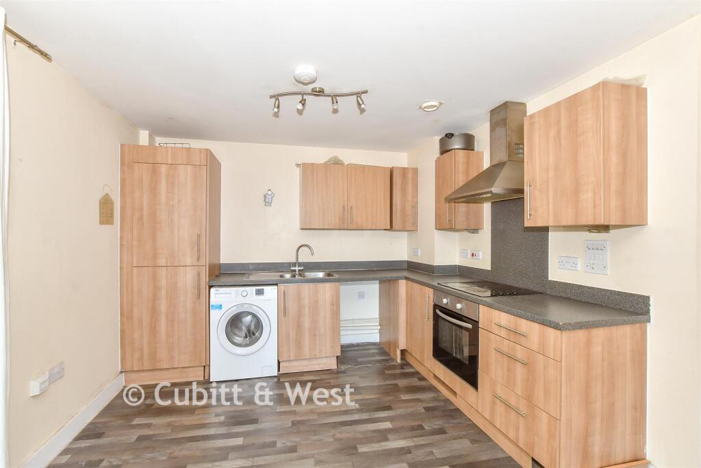Lounge/Kitchen