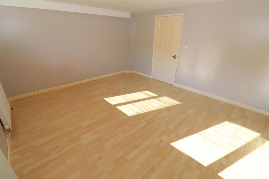 Living Room / Bedroom