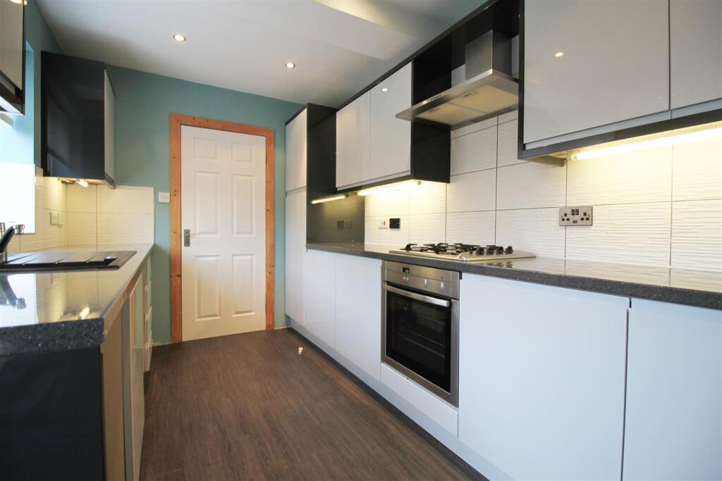 Kitchen..jpg