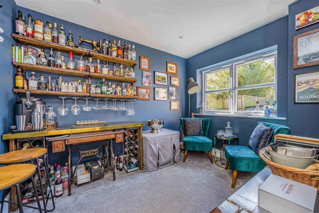 3 Dunkirk Rise, Southbourne-Small-PorticoMarketing