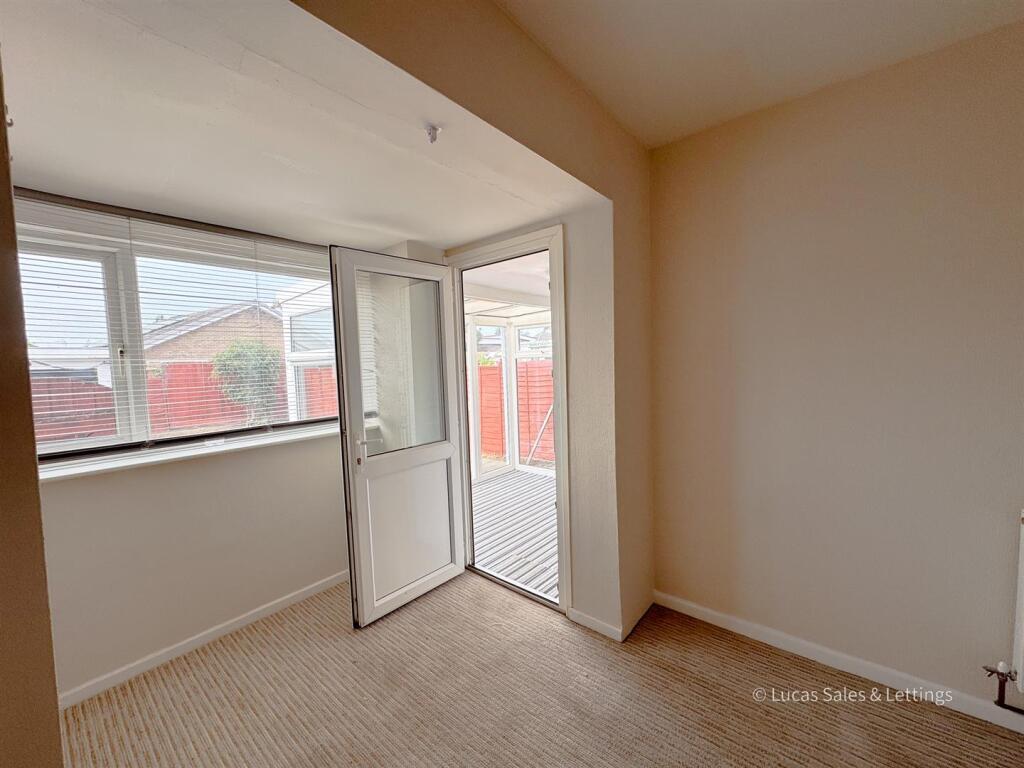 15 Isebrook Ct Burton Latimer-05.jpg