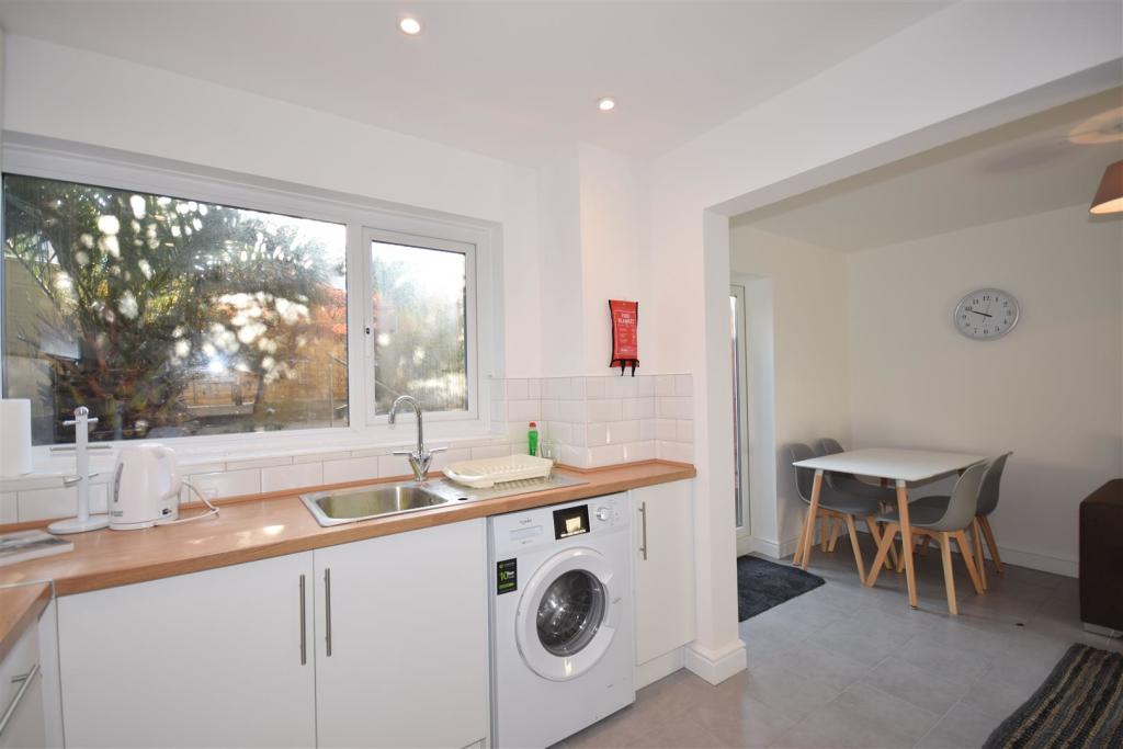 SHARED KITCHEN/DINING