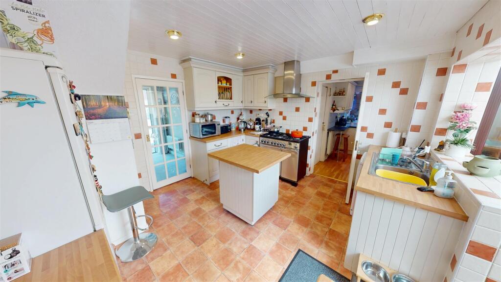 Heyes Avenue Kitchen