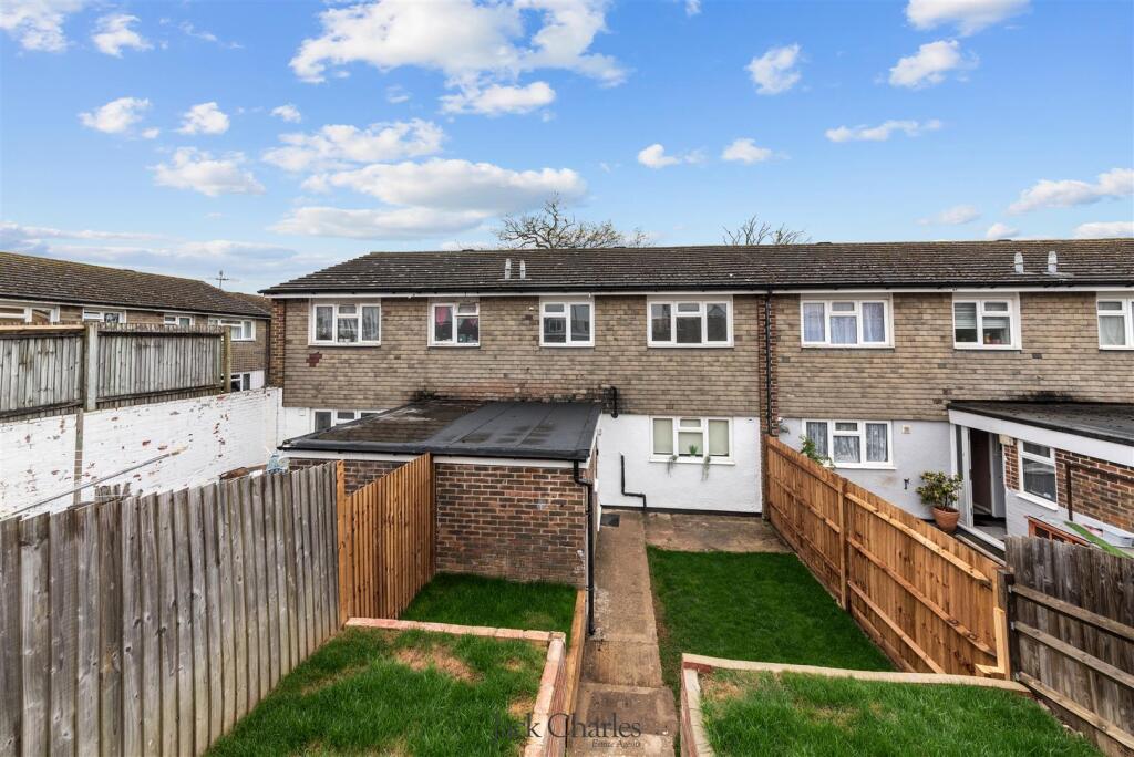 3 Thames Road _-24.jpg