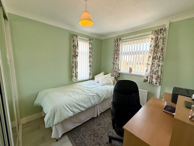 2 Birch Cl - Bedroom 1.jpg