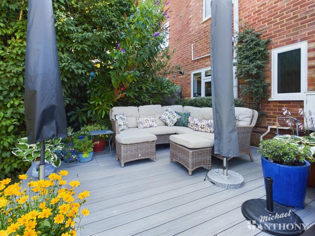 CAM03852G0-PR0046-STILL026