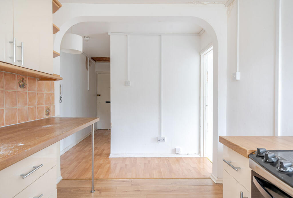 1330245-11-688249...