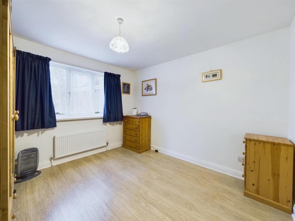 Bedroom: