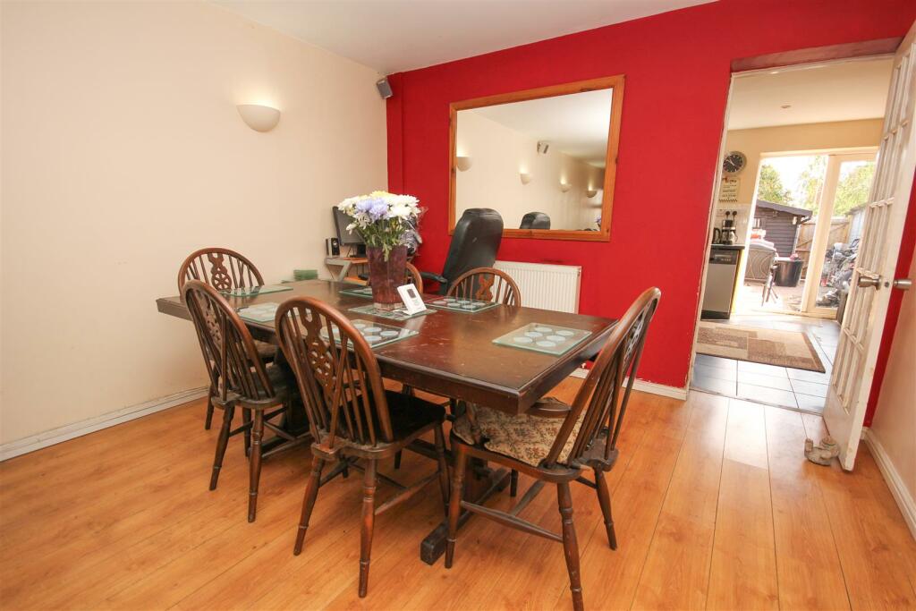 Dining Area.jpg