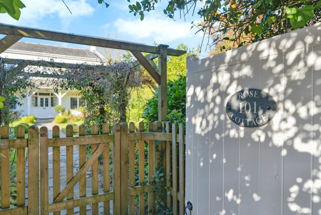 Gate