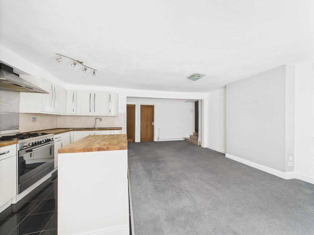 CAM02089G0-PR0523...