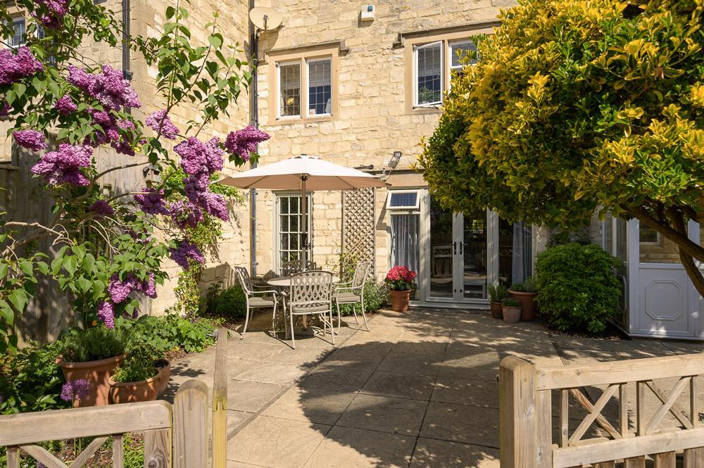 7 The Old Quarry GL7 5ND-Low Res-6.jpg